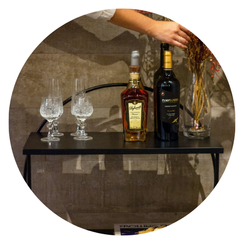 33 mesa de cabeceira ana 55cm x 60cm 1 gaveta 1 nicho